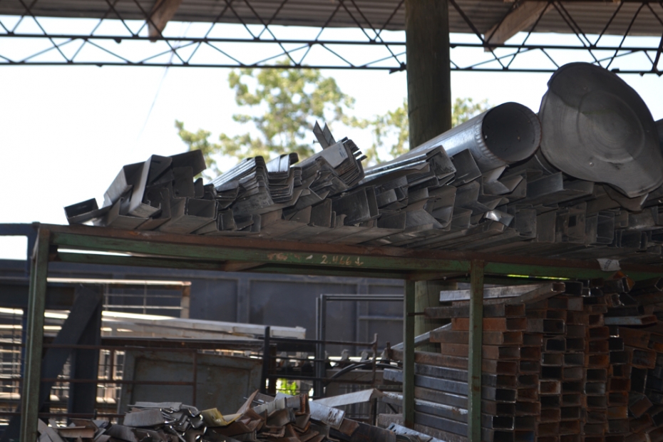 Canales de todo tipo desde 60x40mm hasta 200x60mm y de largo desde 1,5mtrs hasta 2,3mtrs